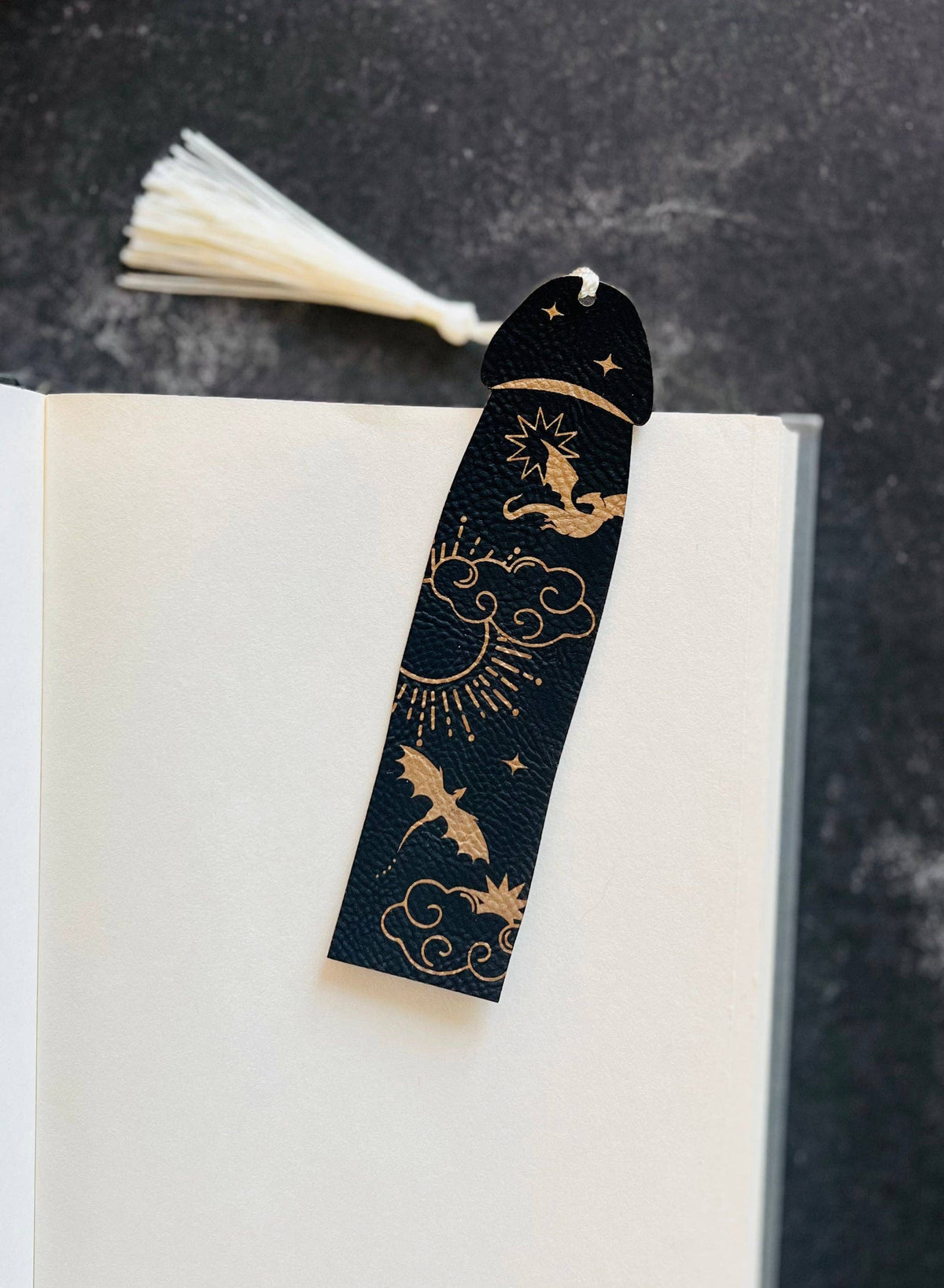 Onyx Cockmark Bookmark: Gold