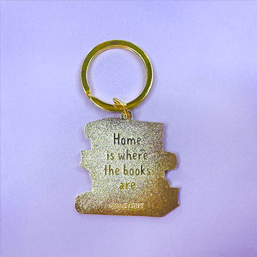 Book Stack Kkeychain – enamel – gold or silver, book lovers: Romantasy